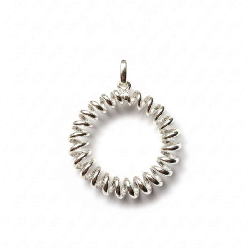 colgante circular de plata con jazmin