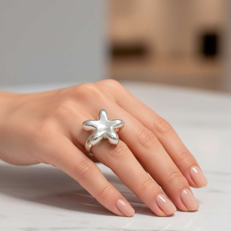 anillo en forma de jazmin