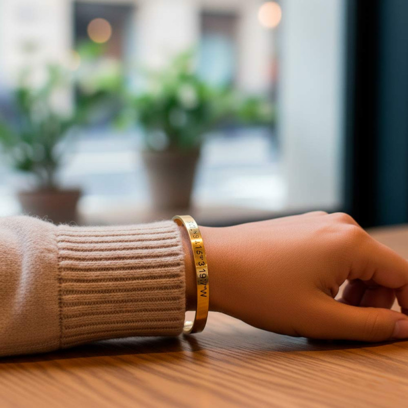 Pulsera coordenadas dorada para mujer