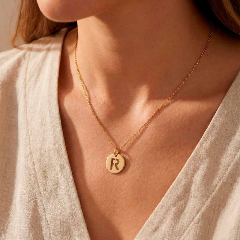 Gargantilla inicial oro 18k