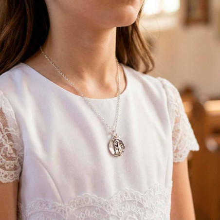 Collar con medalla virgen vela por mi en plata