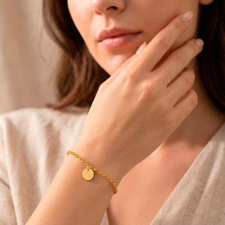 Pulsera oro mujer con medalla nombre personalizada