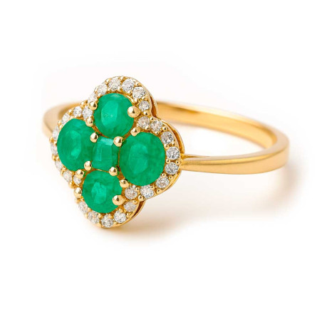 Clover ring with emeralds and diamonds