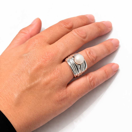 925 sterling silver and pearl ring