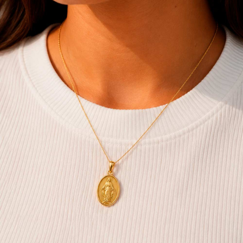 Colgante de oro con virgen de los milagros en oro