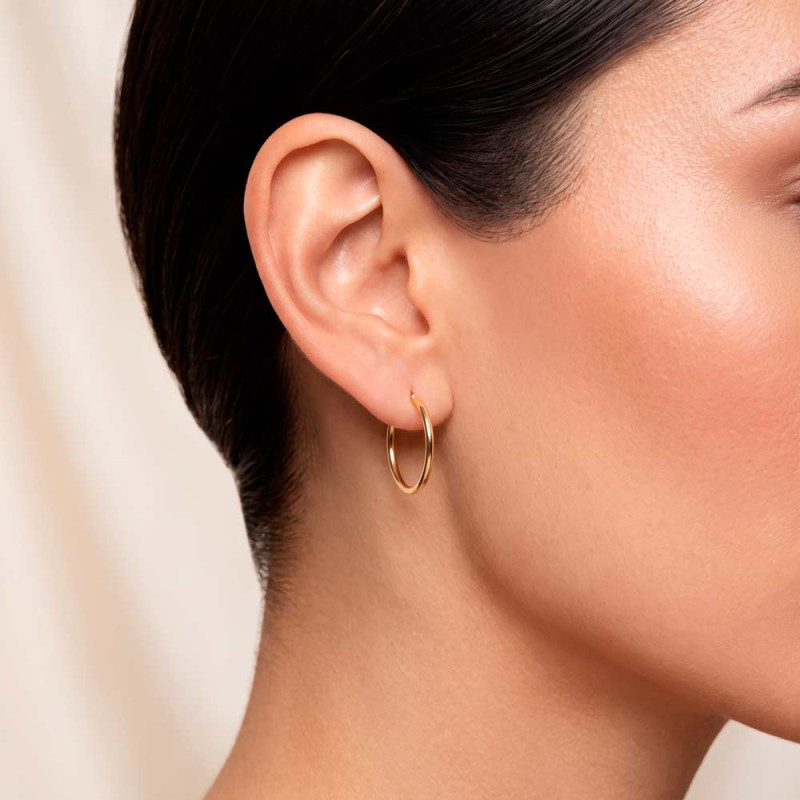 Smooth gold hoops