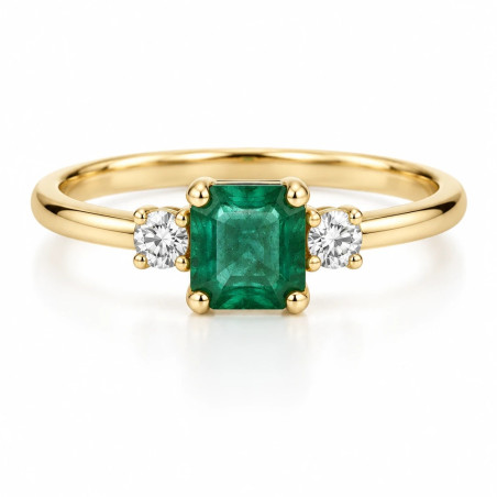 Anillo de oro amarillo con esmeralda cuadrada y dos diamantes