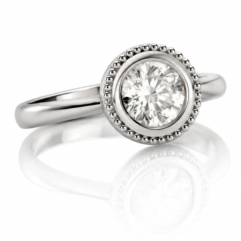 Anillo solitario de diamante en oro blanco visto en perspectiva
