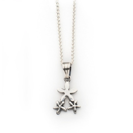 colgante de plata con tres jazmines