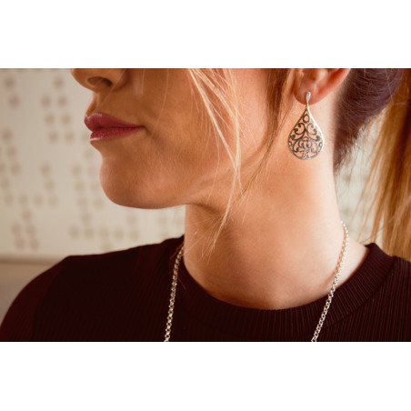Teardrop earrings