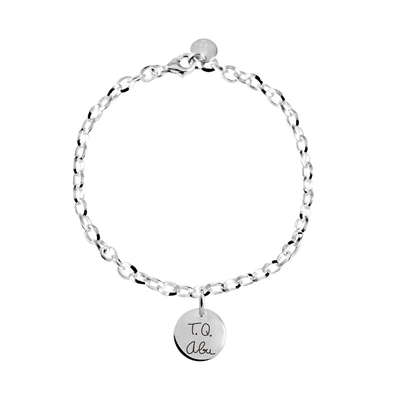 pulsera cadena con una medalla