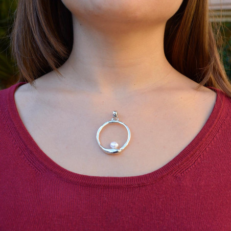 silver and pearl pendant