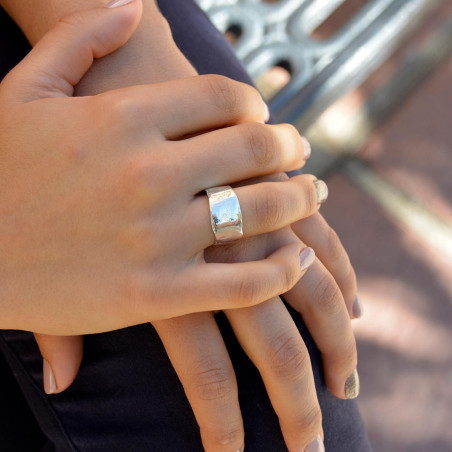 Anillo irregular de plata