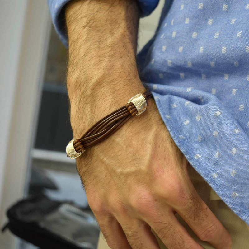 Pulsera de cuero con nudos de plata