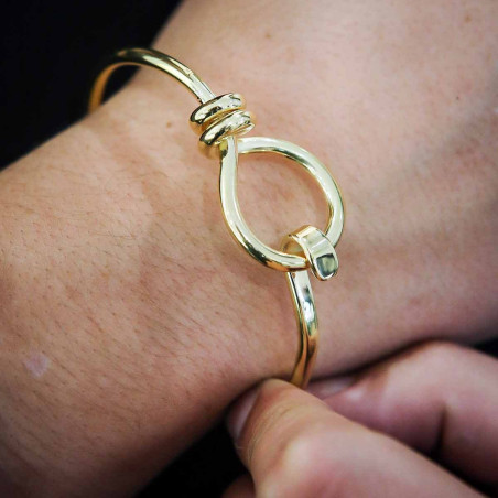 Pulsera nudo círculo dorado
