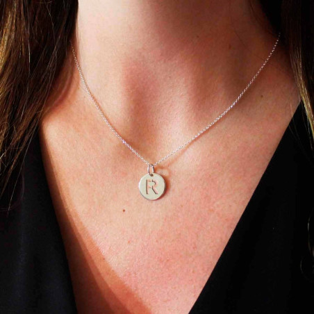 Openwork medal medal necklace