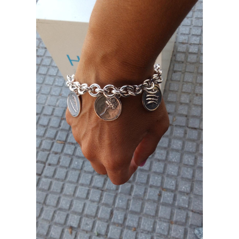 Silver bracelet with 5 Málaga medallions