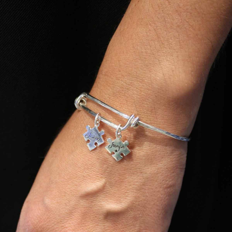 Name bracelet with puzzle