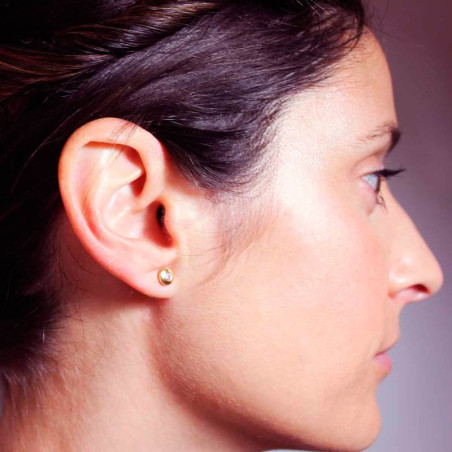 Sterling gold earring with zirconia