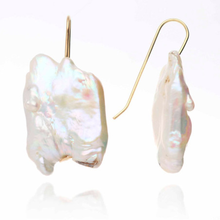 Baroque pearl earrings mounted in gold