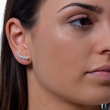 Climbing earrings with diamonds