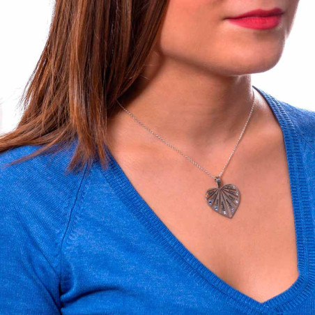 Family heart pendant