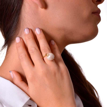 anillo de plata chapado en oro con perla