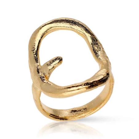gold ring with irregular circle
