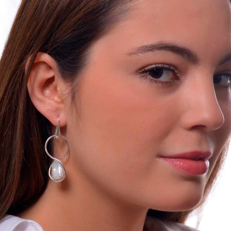 Women's infinity earring with pearls