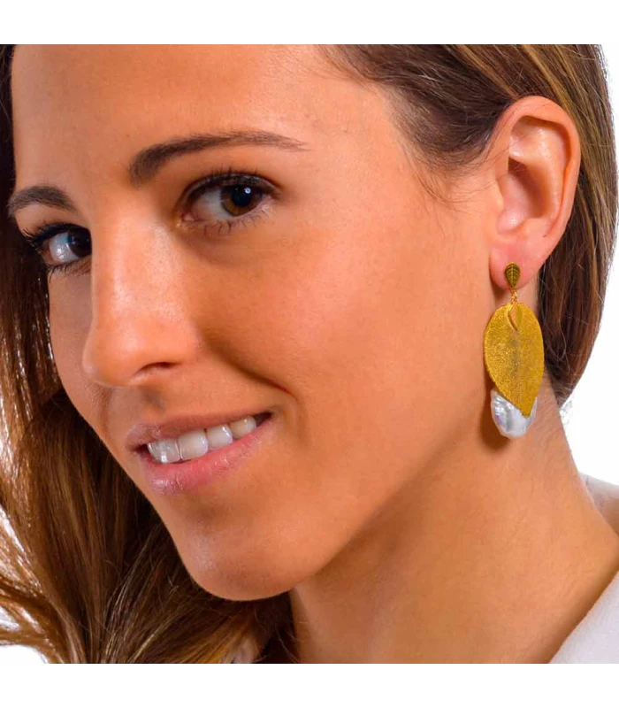 Maple leaf earring for women