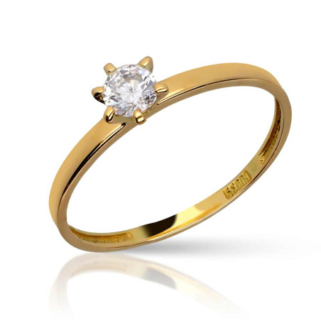 Solitaire engagement ring with brilliant