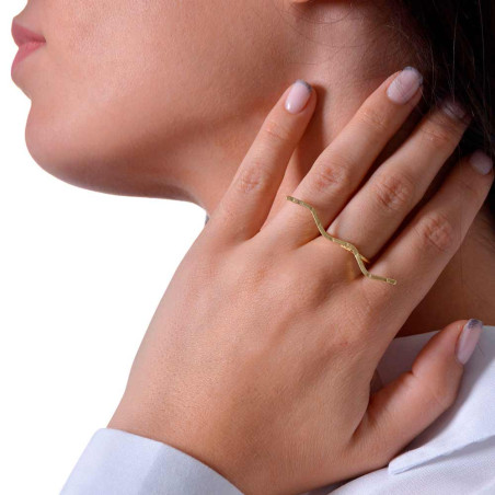 anillo dorado en zig zag