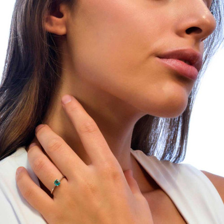 Anillo solitario esmeralda para mujer