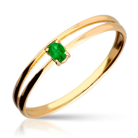 Emerald rings with two gold rings