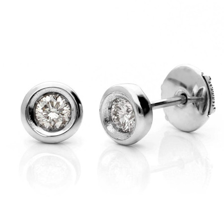 Medium chaton diamond earrings in white gold