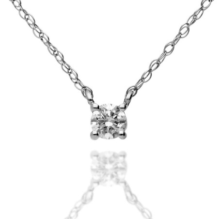 White gold necklace with diamond mounted with four claws