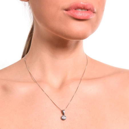 Collar con colgante diamante en oro blanco