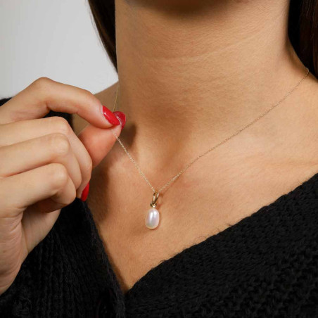 Gold Cultured Pearl Necklace