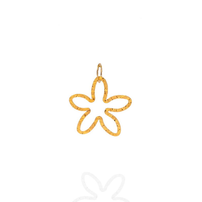 Jasmine Sera Hammered Pendant