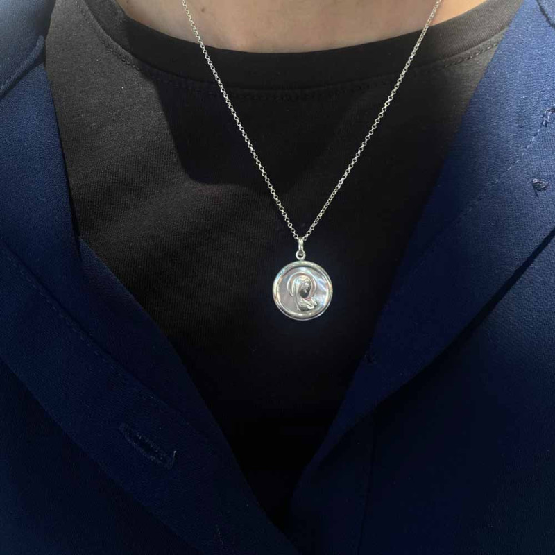 colgante de la virgen en plata y nacar