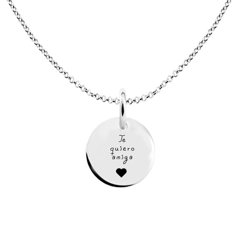colgante de plata grabado para una amiga