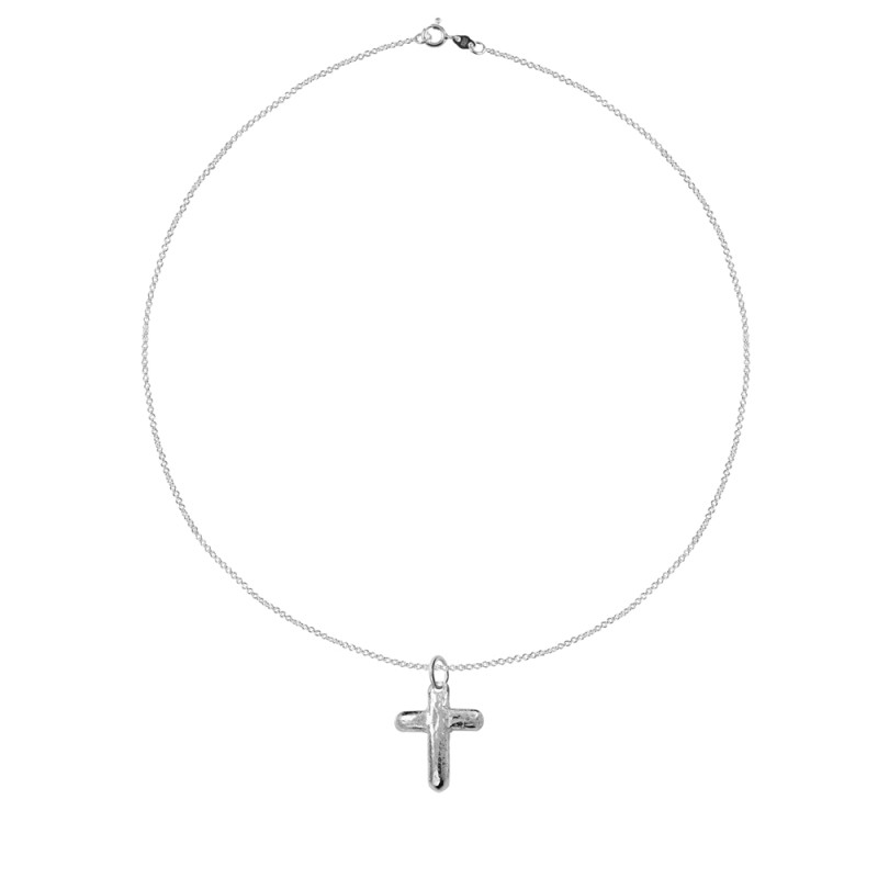 colgante cruz rugosa con cadena de plata