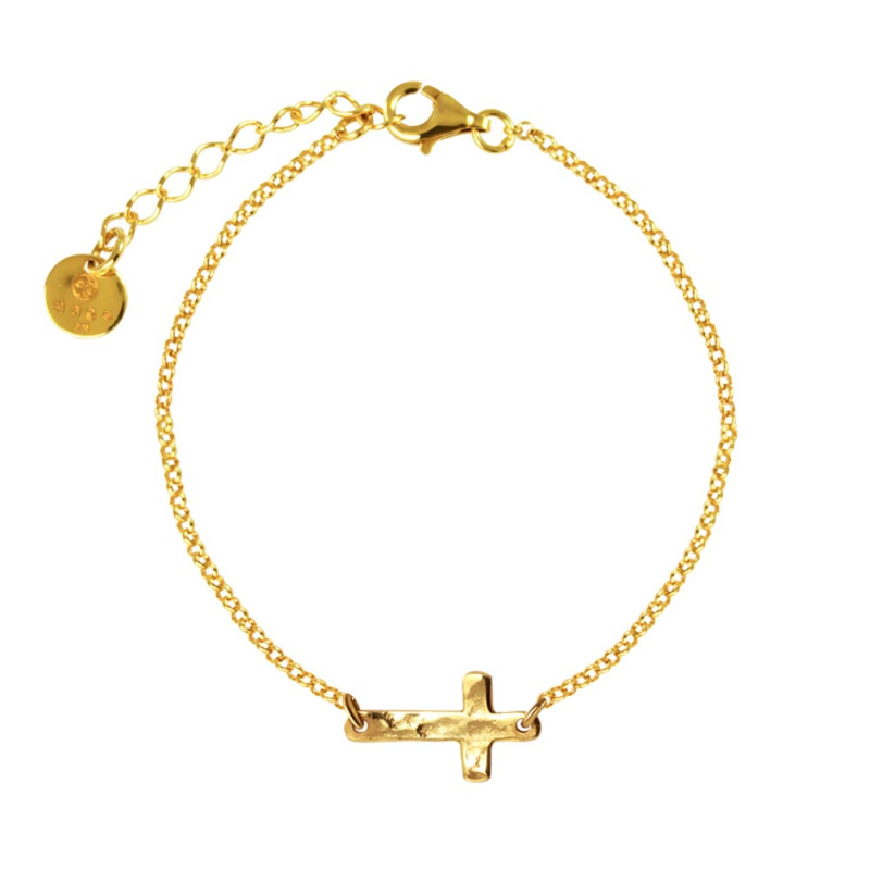 pulsera con una cruz de plata chapada en oro