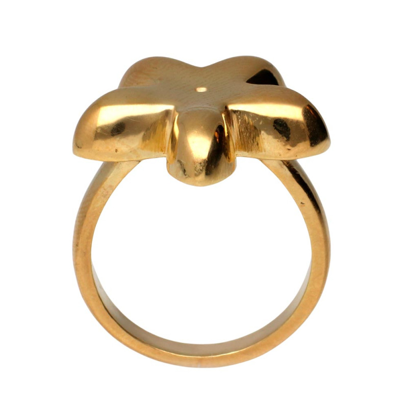 anillo dorado con un jazmin