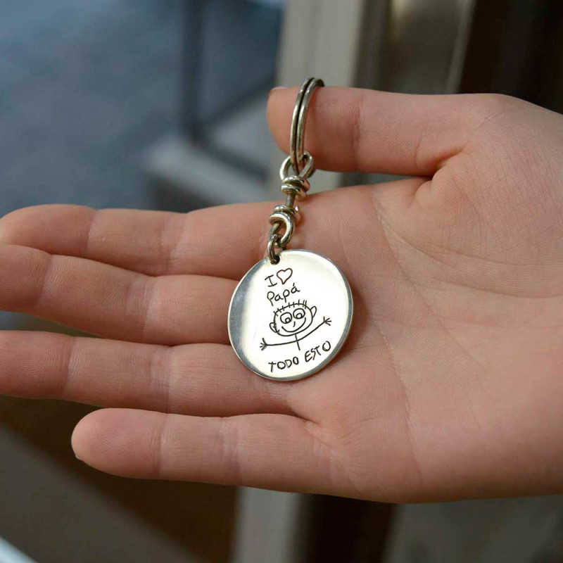 llavero de plata con grabado personalizado