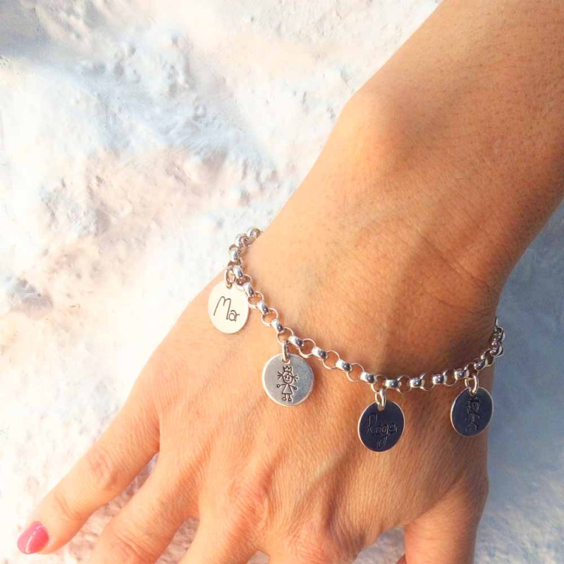 pulsera cadena con medallas